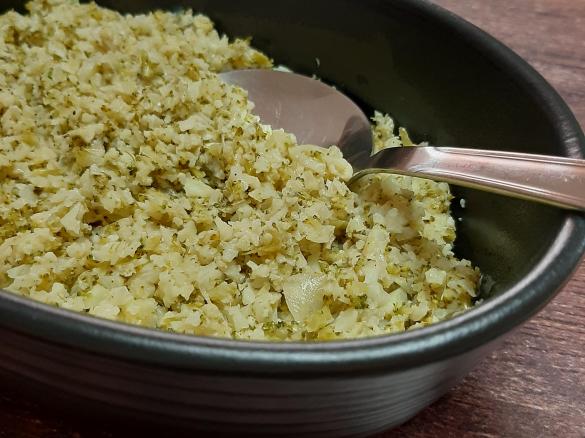 "Arroz" de couve-flor e brócolos