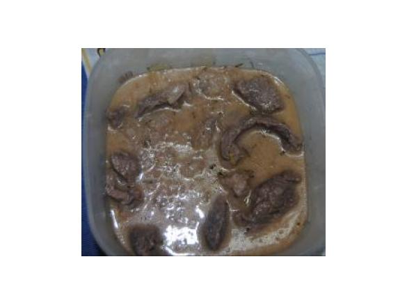 Bifes com iogurte e alecrim