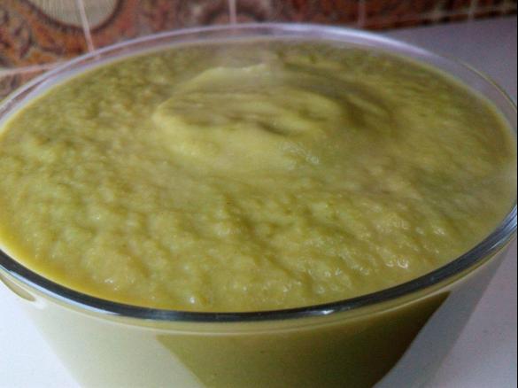 Creme suave alho francês e brócolos (paleo)