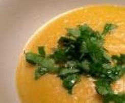 Sopa de grão com um cheirinho de caril