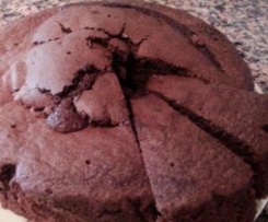 Bolo de Chocolate (simples e fofo)