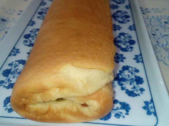 Torta recheada com doce de tomate