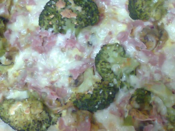 Folhado de Brócolos , Fiambre e Queijo