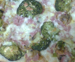 Folhado de Brócolos , Fiambre e Queijo