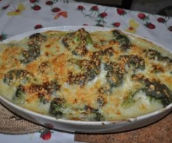 Pescada gratinada com brócolos