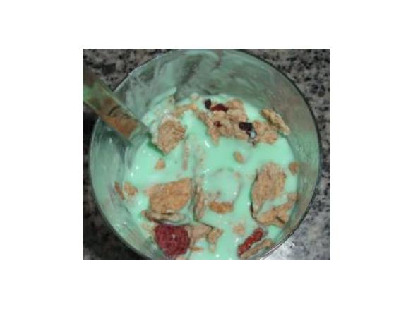 Yogurte de menta com muesli