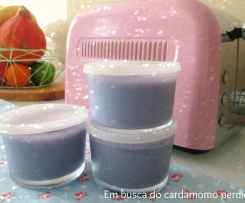 Iogurte com gelatina de amora (sem lactose)