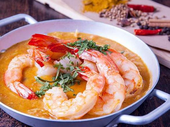 Camarão com Caril Aromático