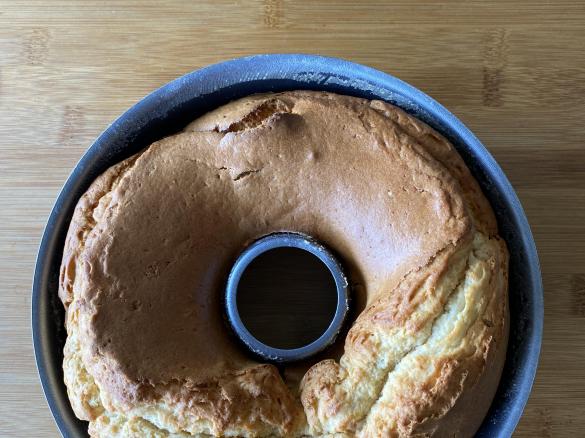 Bolo de claras congeladas