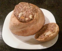 Paté de linguiça em pão caseiro