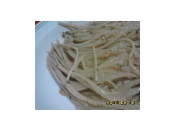 Esparguete,com atum e castanhas