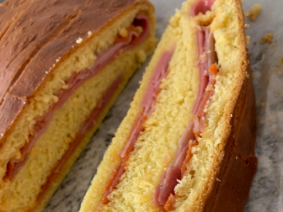 Bola de carne com massa da trança