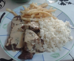 LOMBO DO CACHAÇO COM MOLHO DE CAFÉ E ARROZ DE LIMÃO 