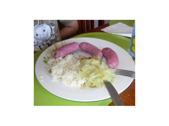 Salsichas frescas com couve lombarda (versão light)