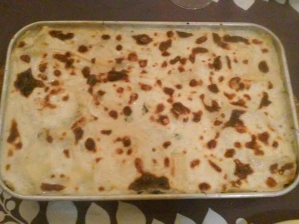 Lasanha de espinafres, requeijão e pesto