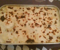 Lasanha de espinafres, requeijão e pesto