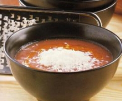 Sopa de tomate e parmesão