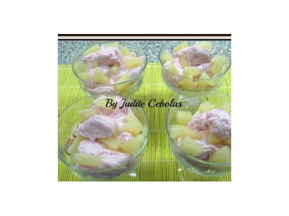 Doce delicioso de ananás