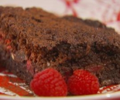 Brownie de chocolate com framboesas (Cook yourself thin)