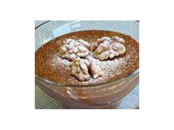 Mousse de chocolate com nozes torradas