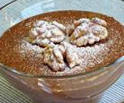 Mousse de chocolate com nozes torradas