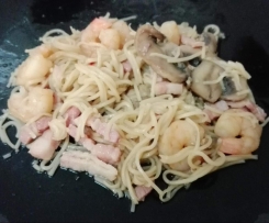 Noodles chineses com camarão