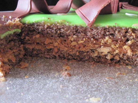 Bolo de Noz com Massa Folhada