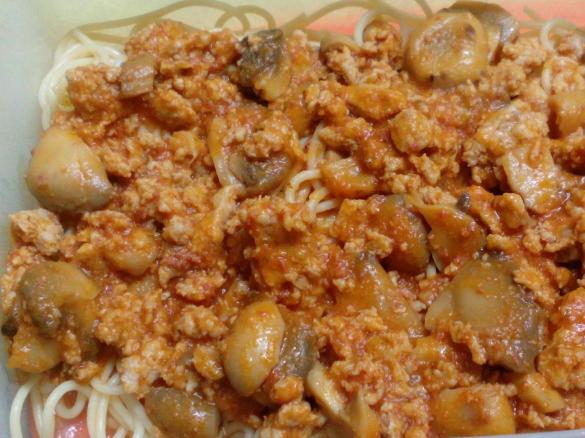 Esparguete à bolonhesa com linguiça