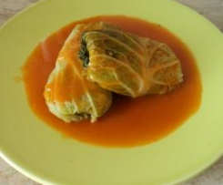 Trouxinhas de couve lombarda com recheio de frango 