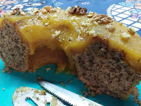 Bolo de Noz ou Amêndoa com Doce de Ovos