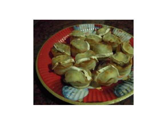 Aperitivo de cebola caramelizada com queijo de cabra