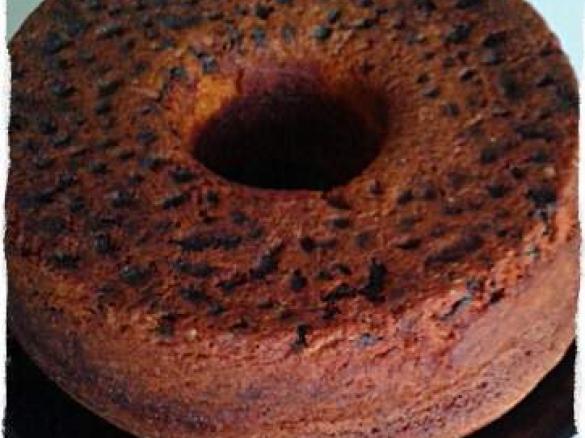 Bolo de Iogurte com Canela, Vinho do Porto e Passas