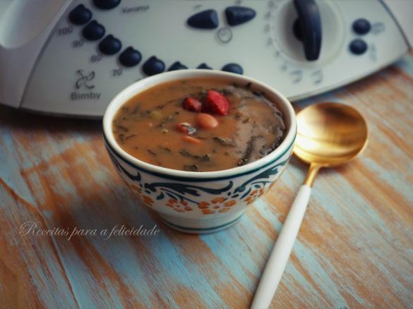 Caldo Verde com Couve-flor e Feijão Manteiga