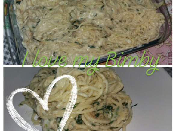 Massa com atum e espinafres