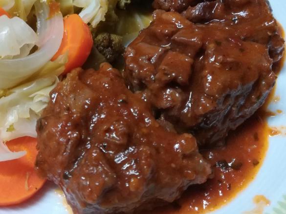 Bochechas de Porco em vinho tinto