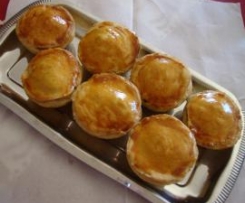 Empadas de bacalhau com natas