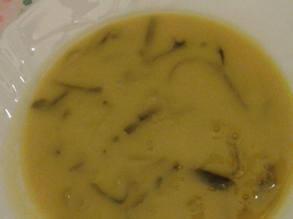 Sopa versátil  de alho francês