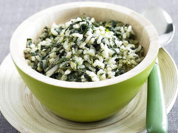 Arroz integral com espinafres