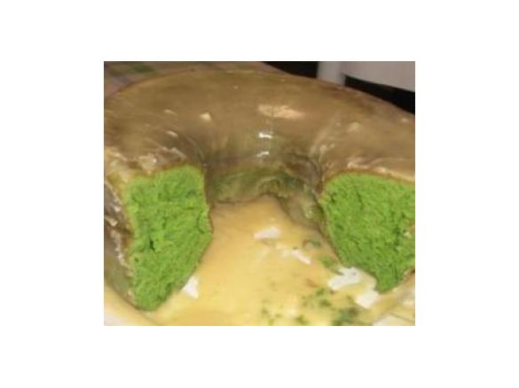 bolo shrek com cobertura de chocolate