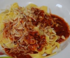 Tagliatelli com Molho de Pinhões