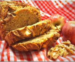 Bolo integral de maça e noz