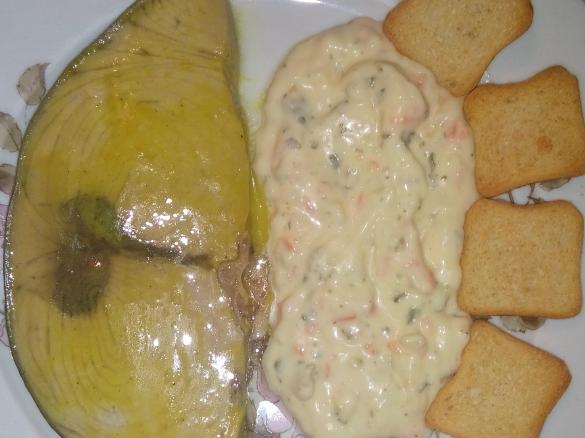 Bife de Atum com Molho Tártaro