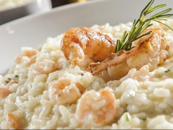 carne de porco  no forno com risoto de camarão