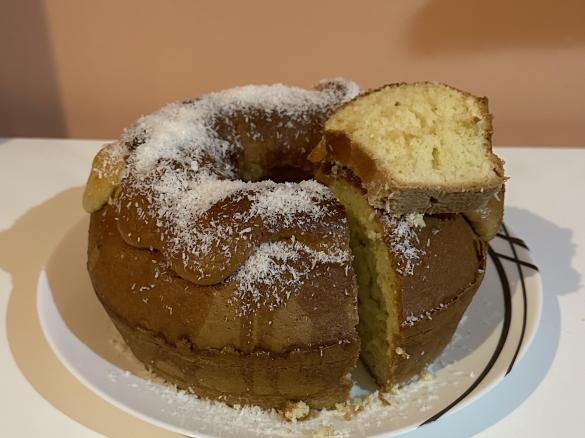 Bolo de Côco Húmido