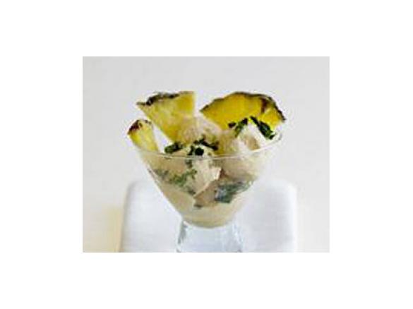 Lâminas de abacaxi com gelado de coco