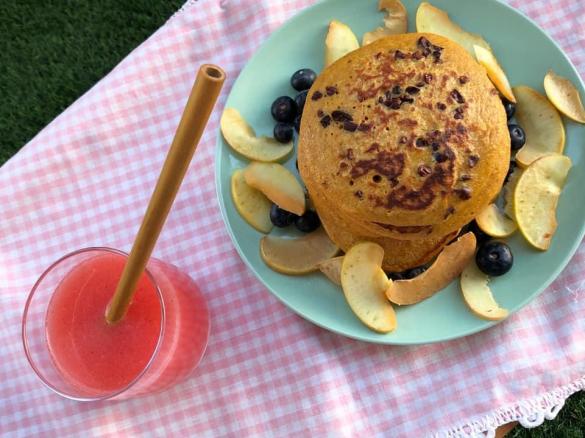 Panquecas de cenoura com pepitas de cacau