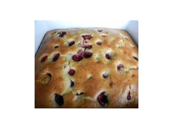 Bolo de Chocolate Branco e Framboesas