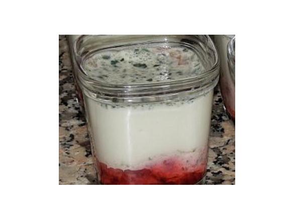 Iogurtes de Mascarpone, Manjericão e Morango