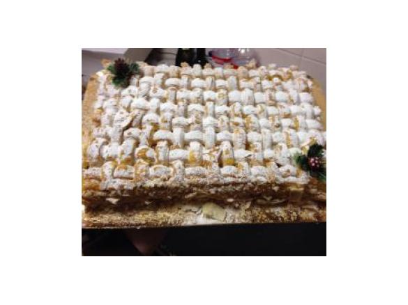 Entrançado ou Entrelaçado folhado com recheio de ovos moles