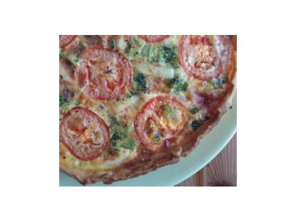 Quiche de fiambre, cogumelos e bróculos